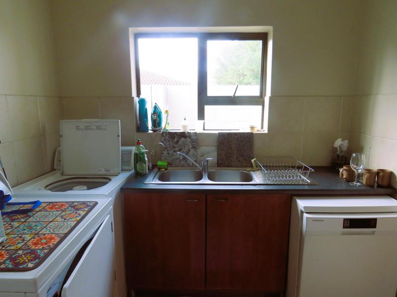 To Let 3 Bedroom Property for Rent in Vredekloof Heights Western Cape